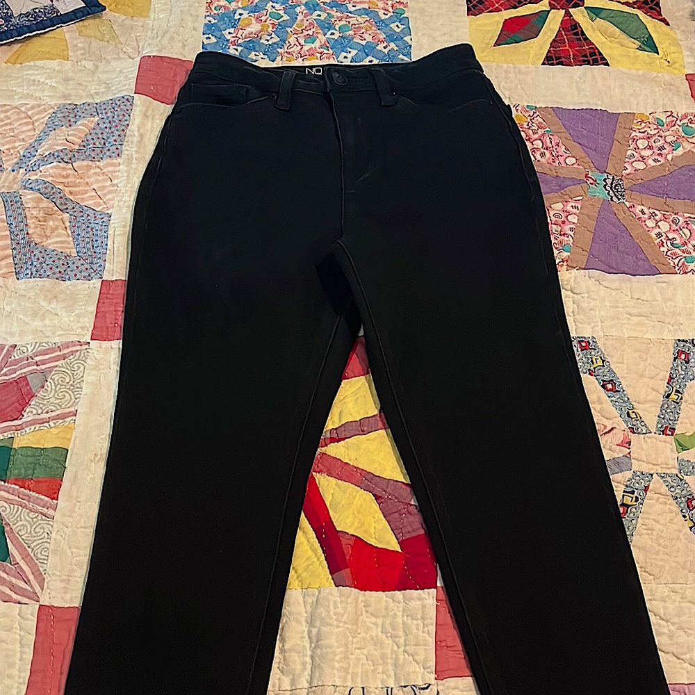 No Boundaries,black skinny jeans size 5 in womans.